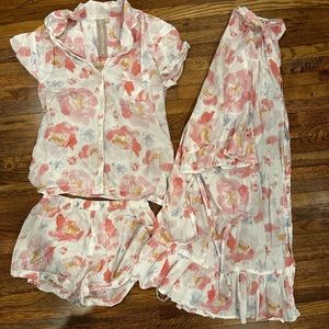 Plum Pretty Sugar Set- top, shorts and robe